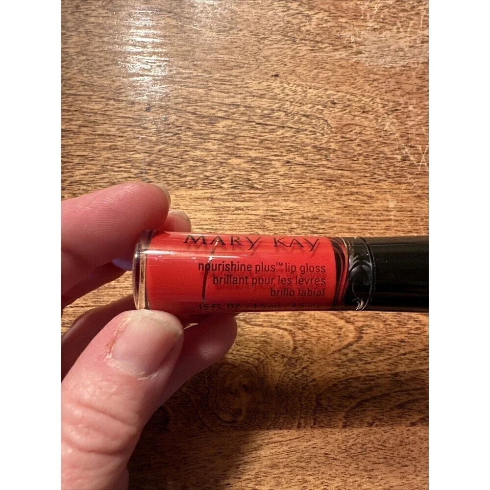 Mary Kay Nourishing Plus Lip Gloss~ Rocking Red ~ Full Size NIB